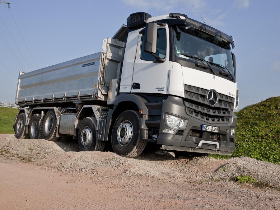  Mercedes-Benz Arocs 4448 2013 года  (фото 1 из 3)